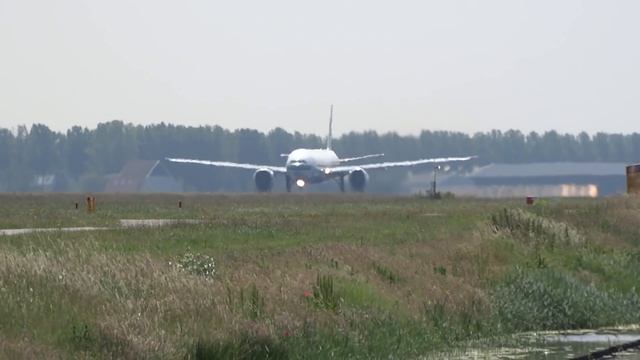 PURE B777 Engine POWER! Listen To That Beautiful GE-90 Sound! смотреть онлайн