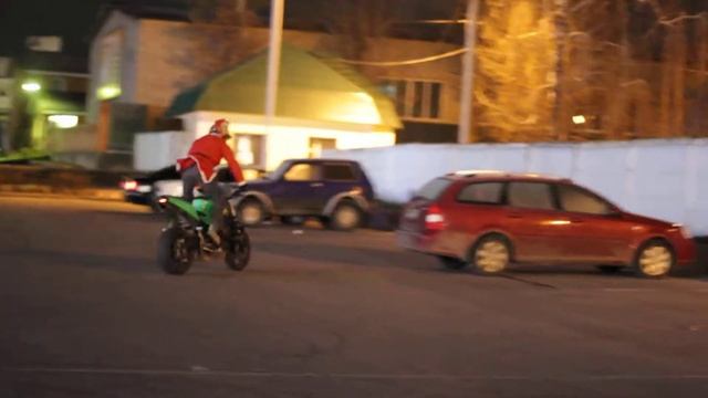 Дед Мороз на мотоцикле 25.12.2015) смотреть онлайн