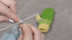 Простые детские варежки спицами. Мастер класс по вязанию.