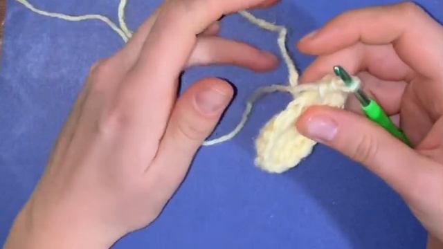 ВЯЗАНЫЙ ЗАЙЧИК КРЮЧКОМ. Часть 1