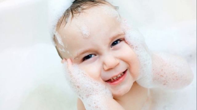 КАК НАУЧИТЬ РЕБЕНКА МЫТЬ ГОЛОВУ | 7 шагов к тому чтобы ребенок мыл голову с удовольствием смотреть онлайн