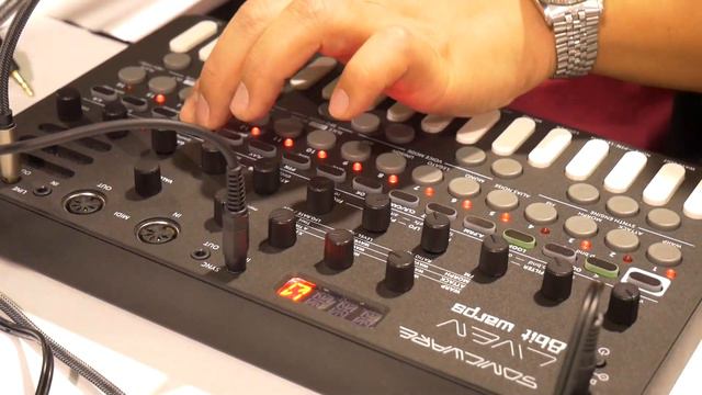 NAMM 2020: Sonicware Liven 8bit portable retro synth for on the go! смотреть онлайн