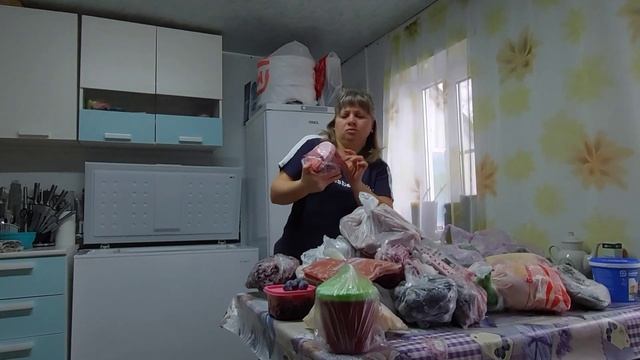 Первые цветы. Зачем столько лука и черешни?