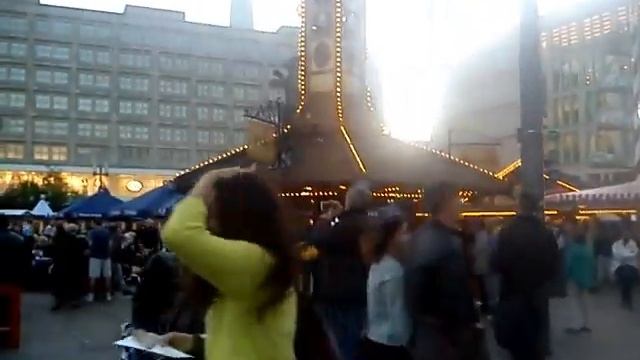 Праздник ОКТОБЕРФЕСТ на станции Метро Александрплатц. Германия. Берлин. 13 сентября 2014 г. смотреть онлайн