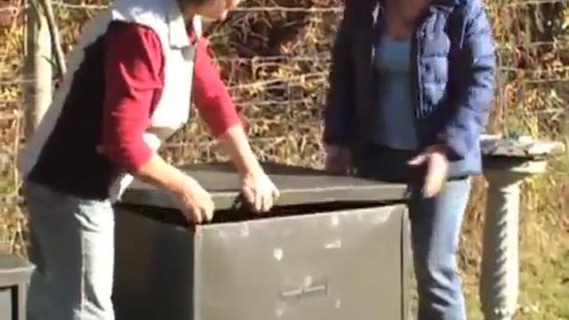 Speedibin Composter Promotional Video смотреть онлайн