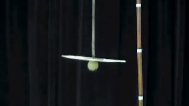 Механический маятник с приводом, MIT Physics Demo, Driven Mechanical Oscillator смотреть онлайн