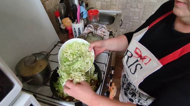 Капустная солянка с сосисками ? смотреть онлайн