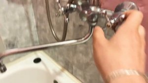 Как ВКЛЮЧИТЬ воду в ванной