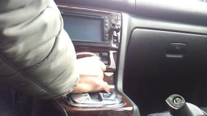 как снять ручку АКПП. поставить правильно. audi  passat  skoda
