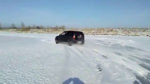 Нива Шевроле на льду
