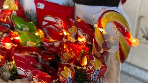 ШИКАРНЫЙ ПОДАРОК на НОВЫЙ ГОД своими руками!!! DIY. Светящийся Новогодний букет из конфет под елку.