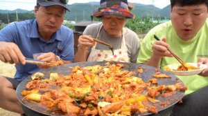 맛과 향이 더 업그레이드 된 "춘천바른닭갈비(Spicy Stir-fried Chicken)" 요리&먹방!! - Mukbang eating show
