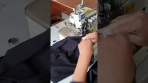 Процесс оверлока на швейной фабрике Берен, Южный Казахстан