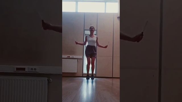 Скакалка Ксения Захарчева скиппинг #skipping #jumprope #crossfit #шаффл #shuffle #cuttingshapes смотреть онлайн
