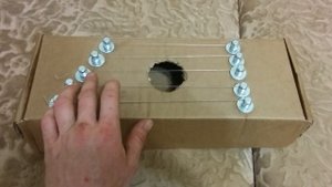Гусли из картонной коробки своими руками