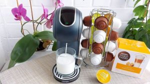 Dolce Gusto Genio S Touch EDG426.GY by DeLonghi + Latte Macchiato by Nescafe