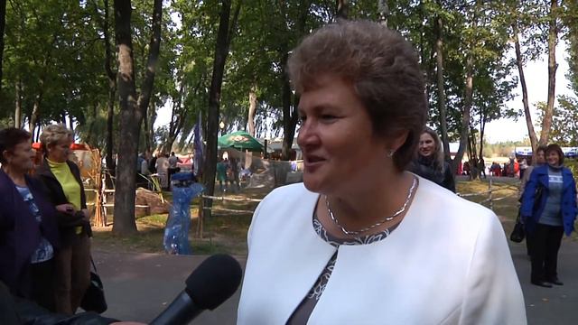 Весело и с размахом смотреть онлайн