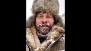 Павел Деревянко (Дылды) на съёмках в глухом уральском селе.