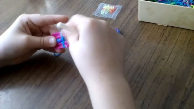 Плетение кольца из резинок. смотреть онлайн