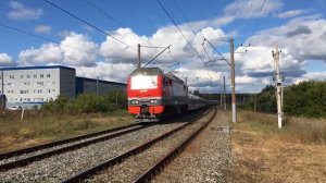 Скоростной поезд «Стриж» 713 Санкт-Петербург - Самара проносится