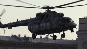 Вертолет Ми-8АМТШ посадка и взлет на набережной Москвы-реки в центре столицы / HELICOPTER OF RUSSIA