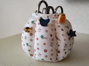 Объемная игольница. Шьем дома