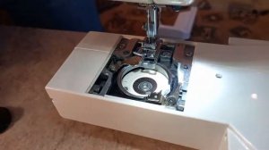Смазка и чистка швейной машинки JANOME SE518 Ничего сложного даже девчонкам.