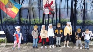 С Днём Победы!
Праздник в дошкольной группе проекта "Учебный театр "Воскресение" - мы разные"