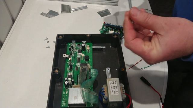 Установка корректора M-v5Compact в весовой терминал A12+E смотреть онлайн