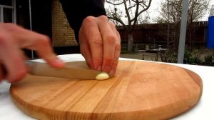 рецепт Салат с куриной грудкой и орехами