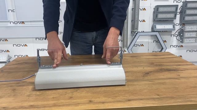 Обзор промышленного светодиодного светильника серии «NVL DPP05 PROM LED» 80 Вт. смотреть онлайн