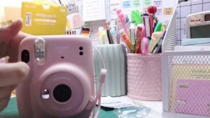 Unboxing instax mini fujifilm 11