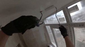 КАК покрасить потолок первый слой балкон