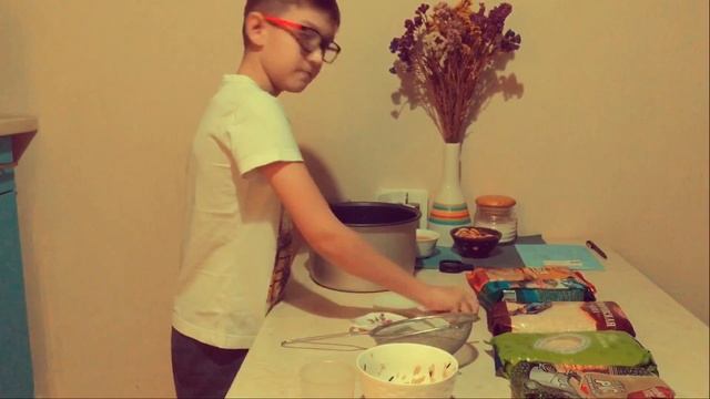 Рис или Сосиска? смотреть онлайн