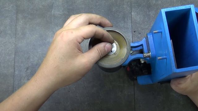 Как сделать аккумуляторный заточной станок или точилка для сверл своими руками ! смотреть онлайн