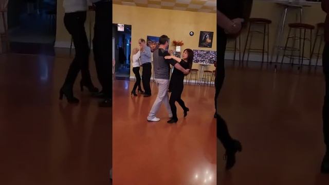 Dance lessons for Beginner and Intermediate Foxtrot - Grapevines