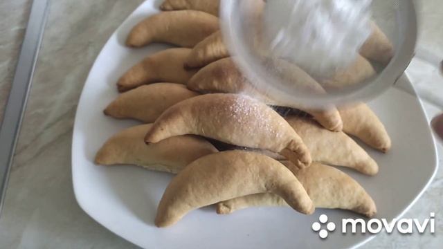 #влог Печём печенье бананы.Вяжу пинетки. Сажаю розы. смотреть онлайн