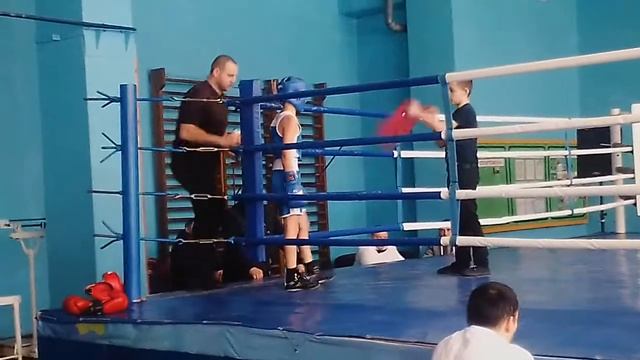 Бокс Красный Луч Свистунов А. смотреть онлайн