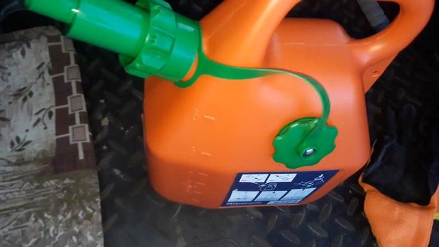 Канистра Husqvarna #5056980-01 смотреть онлайн