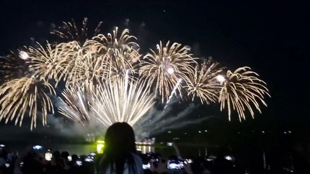 Фестиваль фейерверков в Ульсане. Fireworks festival in Ulsan.2023 смотреть онлайн