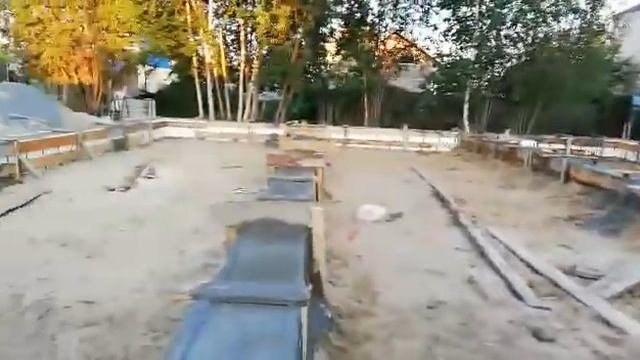 Несъемная опалубка из пенополистирола. Залили фундамент за 1 день. 16 кубов за день вдвоем.