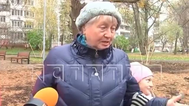 Ложка дегтя - спустя месяц после открытия сквер на улице Усилова требует ремонта смотреть онлайн