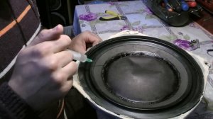 Разобрал колонки Корвет а там явные доработки и заменил пыльники