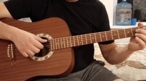 моя первая песня под гитару-{а река течёт}