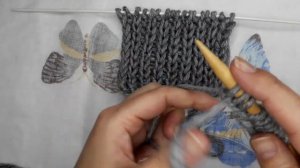 Резинка со снятыми лицевыми петлями, не растягивается.  Классическими и бабушкиными петлями