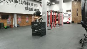 Берпи с прыжком через высокую тумбу