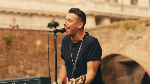 Francesco Gabbani - L’amor Leggero (Live from Castello Estense di Ferrara)