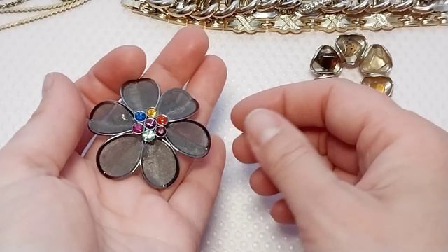 263.РАСПАКОВКА.Продолжение. Лот с винтажными цепями,брошами,браслетами. смотреть онлайн