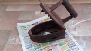 стариный чугунный утюг- превращается в светильник