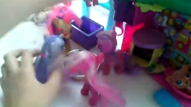 (5серия) фильма ,,Пони на ужасных каникулах" найти блиц смотреть онлайн